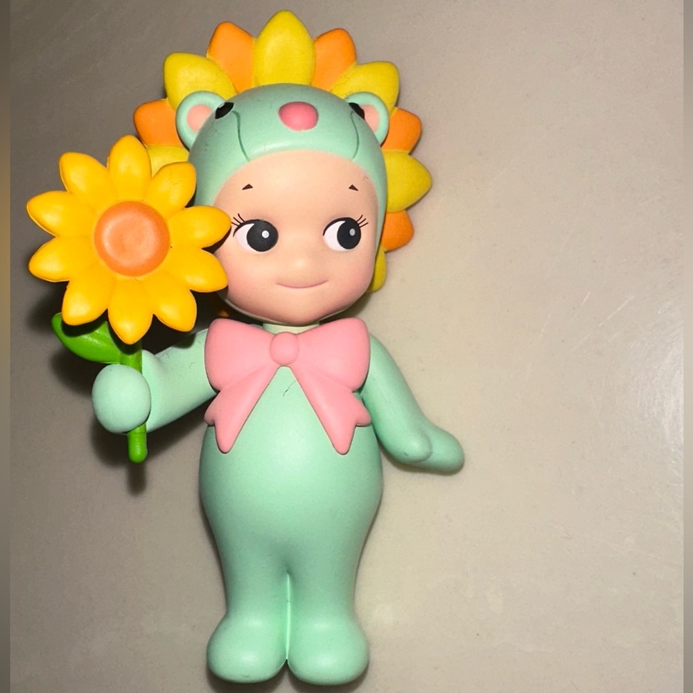 Sonny Angel Flower Gift Series. Sunflower Lion Mint Green